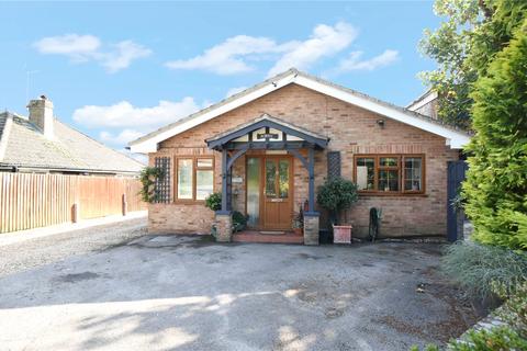 3 bedroom bungalow for sale, London Road, Hampshire RG27