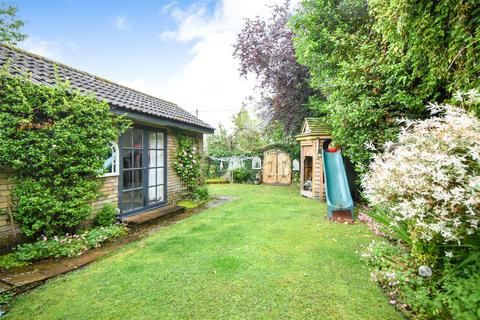 3 bedroom bungalow for sale, London Road, Hampshire RG27