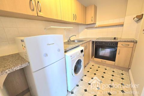 1 bedroom flat to rent, East Street, Blandford Forum DT11