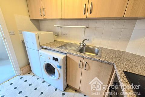 1 bedroom flat to rent, East Street, Blandford Forum DT11