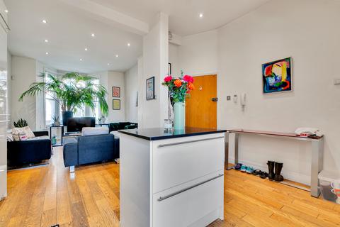 2 bedroom apartment to rent, Avenell Road, London, N5