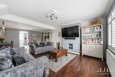 170 Abbs Cross Lane, Hornchurch, RM12 4XR