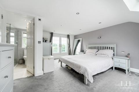 170 Abbs Cross Lane, Hornchurch, RM12 4XR