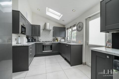 170 Abbs Cross Lane, Hornchurch, RM12 4XR