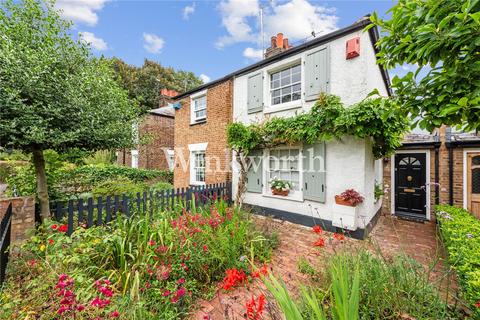 2 bedroom terraced house to rent, Prospect Place, London, N17