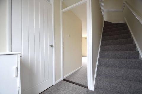 2 bedroom terraced house to rent, Melbourne Street, Newport PO30