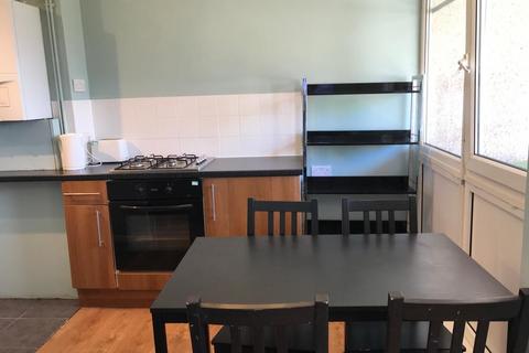 3 bedroom flat to rent, Crown Street Portsmouth PO1