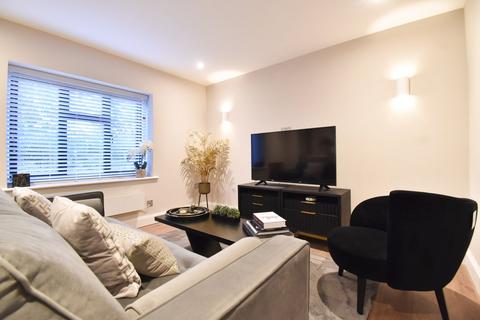 2 bedroom apartment for sale, Charlton Avenue, WALTON-ON-THAMES, KT12