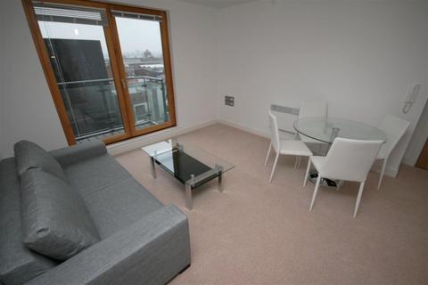 2 bedroom apartment to rent, Cypress Place, Manchester M4