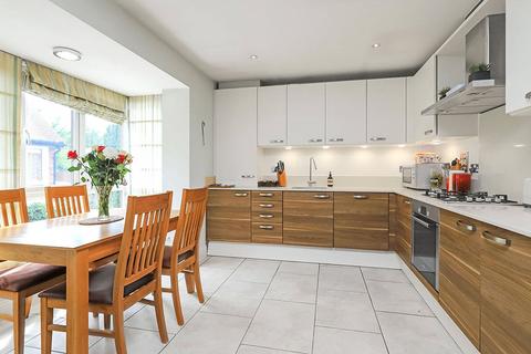 2 bedroom bungalow for sale, Woodstock Court, Winchester, Hampshire, SO22