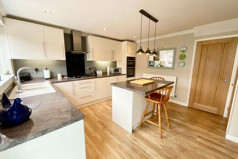 2 Wellbury Close, Stoke-on-trent, ST4 8YU