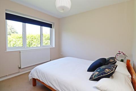 5 Crede Close, Bosham, Chichester, PO18 8NZ