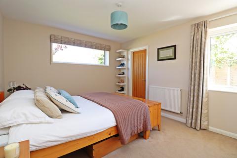 5 Crede Close, Bosham, Chichester, PO18 8NZ