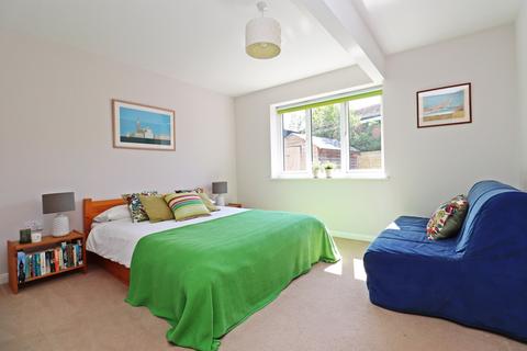 5 Crede Close, Bosham, Chichester, PO18 8NZ