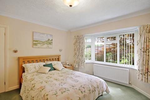 2 bedroom detached bungalow for sale, Parkside, East Grinstead, RH19