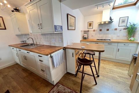 7 Cross Hill, Greetland, Halifax, HX4 8JU