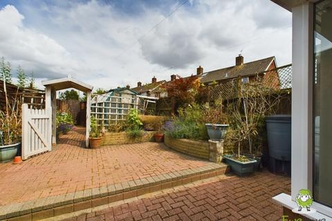 3 bedroom terraced house for sale, PADDOCK ROAD, BASINGSTOKE, HAMPSHIRE, RG22