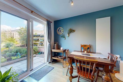 17 Airlie View, Alyth, Blairgowrie, PH11 8BF