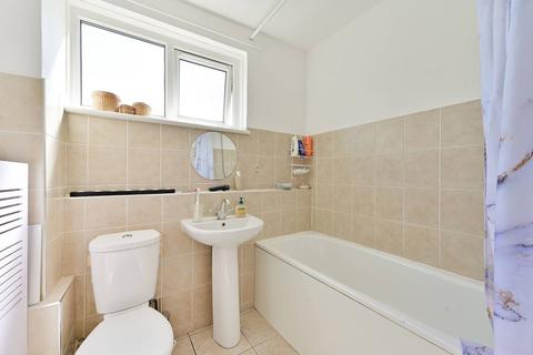 1 bedroom flat for sale, Burke Close, Barnes, London, SW15