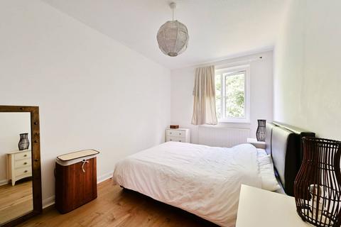 1 bedroom flat for sale, Burke Close, Barnes, London, SW15