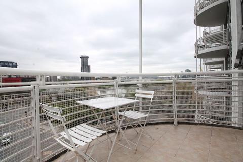 2 bedroom apartment to rent, Switch House, 4 Blackwall Way, Canary Wharf E14