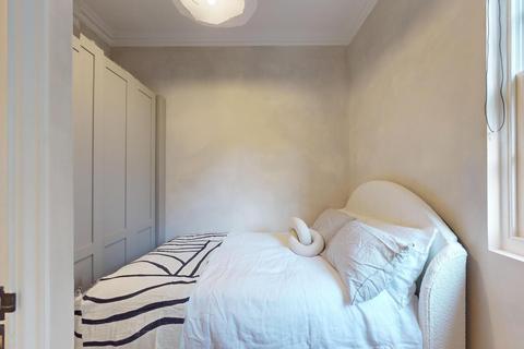 2 bedroom flat to rent, Caledonian Road
