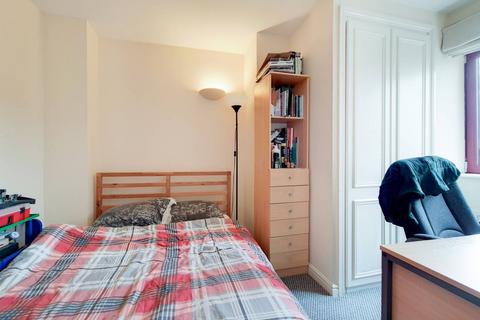 2 bedroom flat for sale, William Morris Way, Sands End, London, SW6
