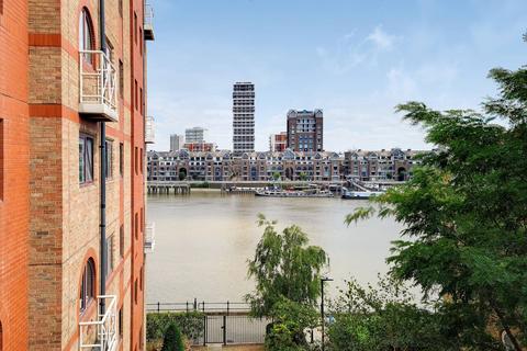 William Morris Way, Sands End, London, SW6