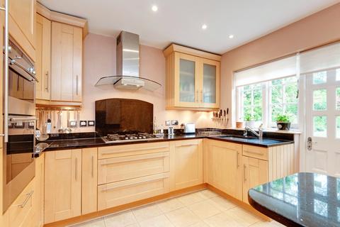 6 Hill Rise, London, NW11 6NA