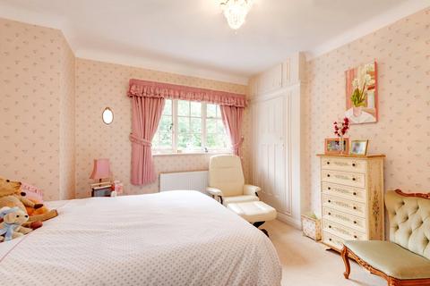 6 Hill Rise, London, NW11 6NA
