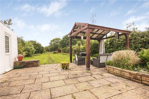 1 bedroom bungalow to rent, Coppermill Road, Wraysbury, Staines-upon-Thames, Berkshire, TW19