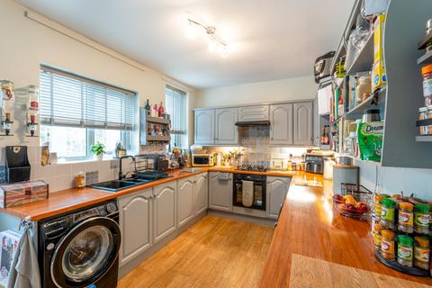 71 Lime Tree Grove, Thorne, Doncaster, DN8 4DQ