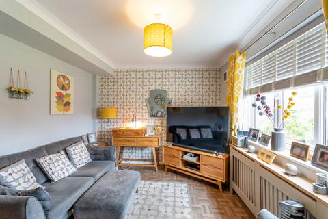 71 Lime Tree Grove, Thorne, Doncaster, DN8 4DQ
