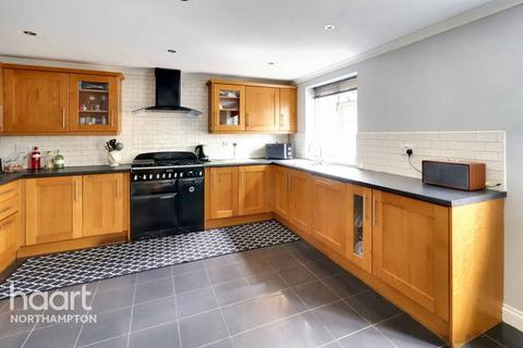 4 bedroom detached house for sale, Nutcote, Northampton