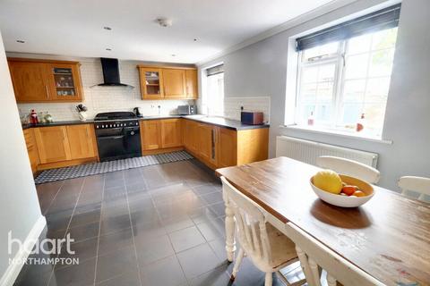 4 bedroom detached house for sale, Nutcote, Northampton