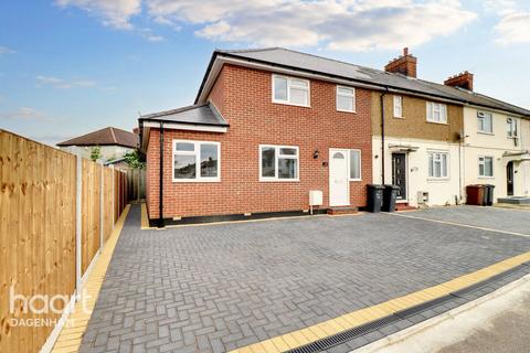 4 bedroom end of terrace house for sale, Dagenham Road, Dagenham