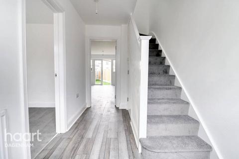 4 bedroom end of terrace house for sale, Dagenham Road, Dagenham