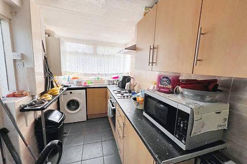 3 bedroom semi-detached house for sale, Eastwood Road, Great Barr B43