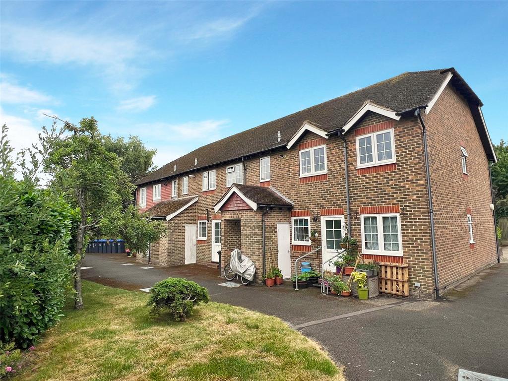 St Marys Court, Durrington Lane... 2 bed flat to rent £1,150 pcm (£