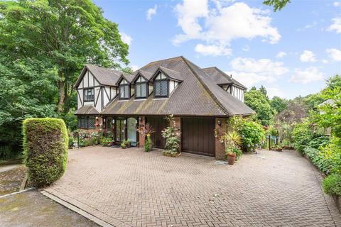 5 bedroom detached house for sale, Stonestile Lane, TN35