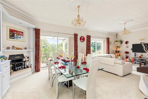 5 bedroom detached house for sale, Stonestile Lane, TN35