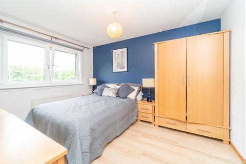 22 Alcorn Square, Edinburgh, EH14 3GA