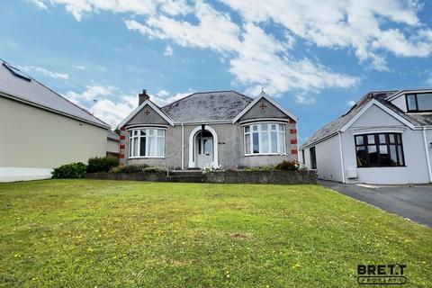 3 bedroom detached bungalow for sale, Steynton Road, Milford Haven, Pembrokeshire. SA73 1BL