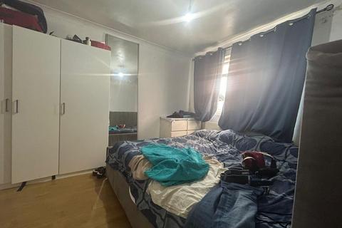 2 bedroom apartment to rent, Edgware,  Harrow,  HA8