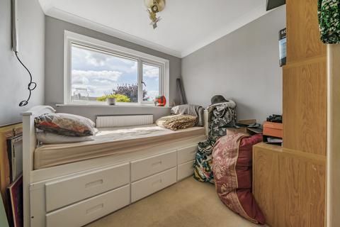 85 Colwell Drive, Witney, OX28 5NN