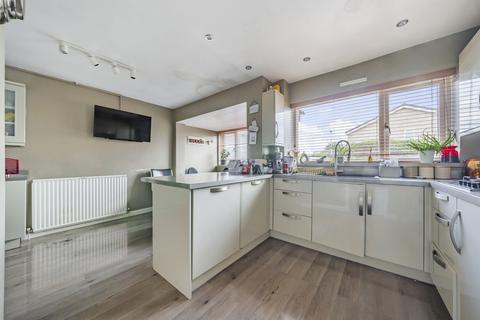 85 Colwell Drive, Witney, OX28 5NN