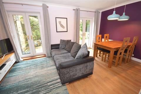 3 bedroom terraced house for sale, East Causeway Crescent, Leeds, West Yorkshire