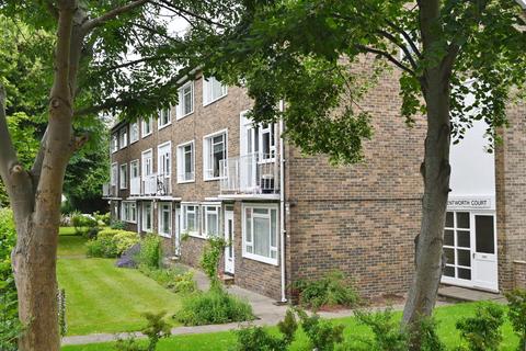 2 bedroom maisonette to rent, Wellesley Road, Strawberry Hill TW2