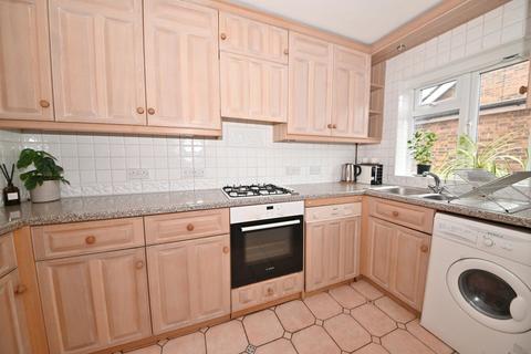 2 bedroom maisonette to rent, Wellesley Road, Strawberry Hill TW2