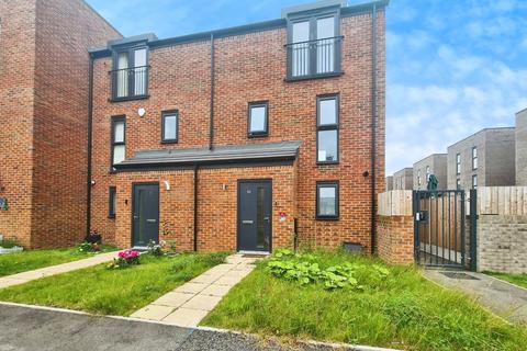 3 bedroom semi-detached house to rent, Shergar Way, Salford, Manchester, M6